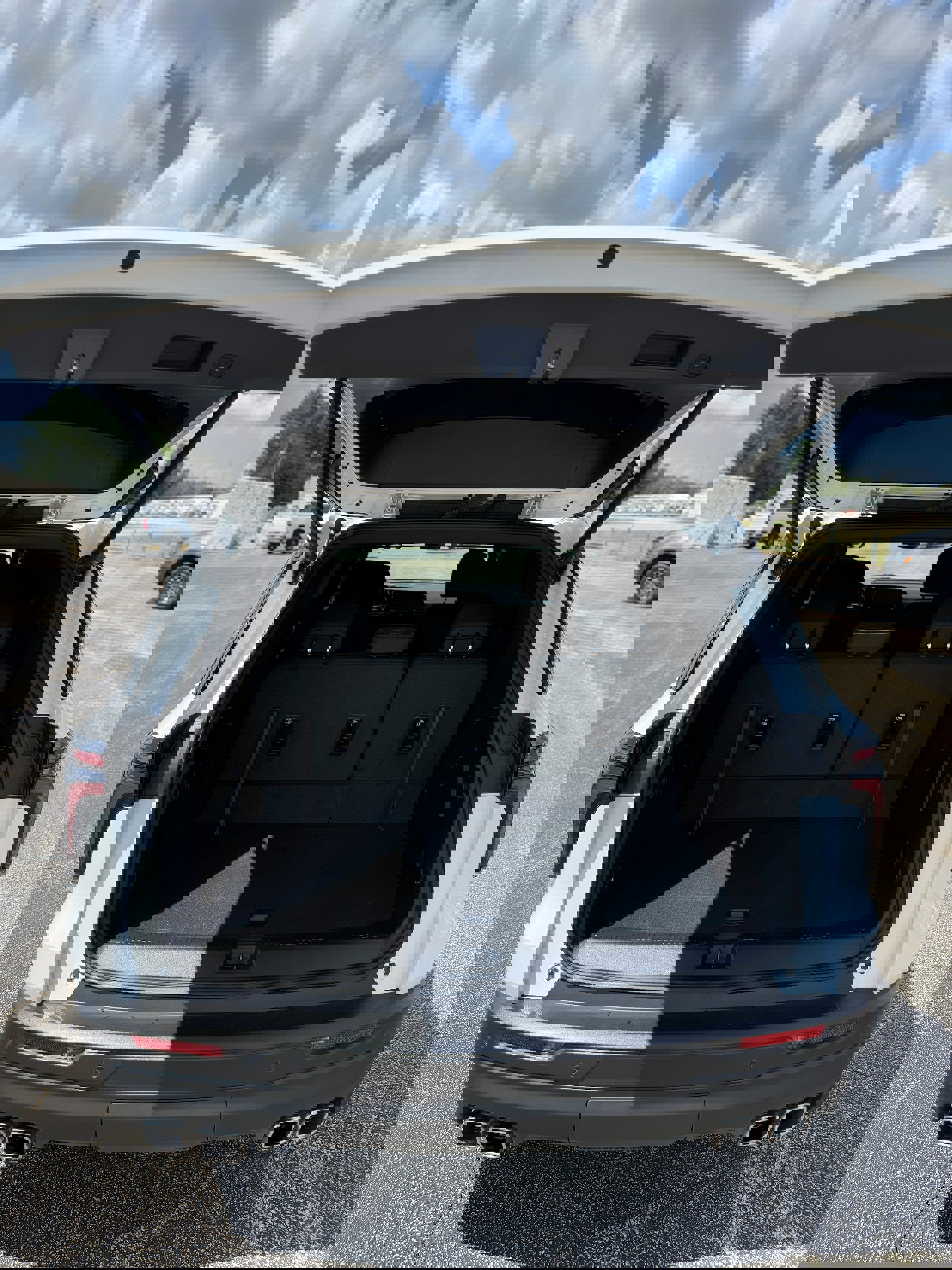 Used 2024 Chevrolet Traverse LS image 13