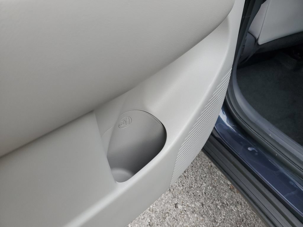 Used 2025 Hyundai Kona SEL FWD image 11