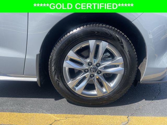 Certified 2022 Toyota Sienna XLE Woodland Edition AWD/4WD image 41