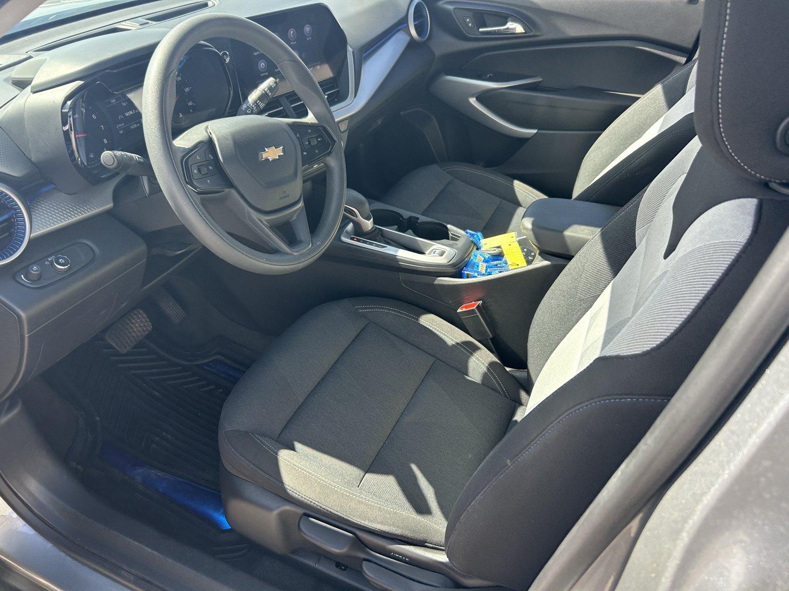 Used 2026 Chevrolet Trax LS w/ LS Convenience Package FWD image 12