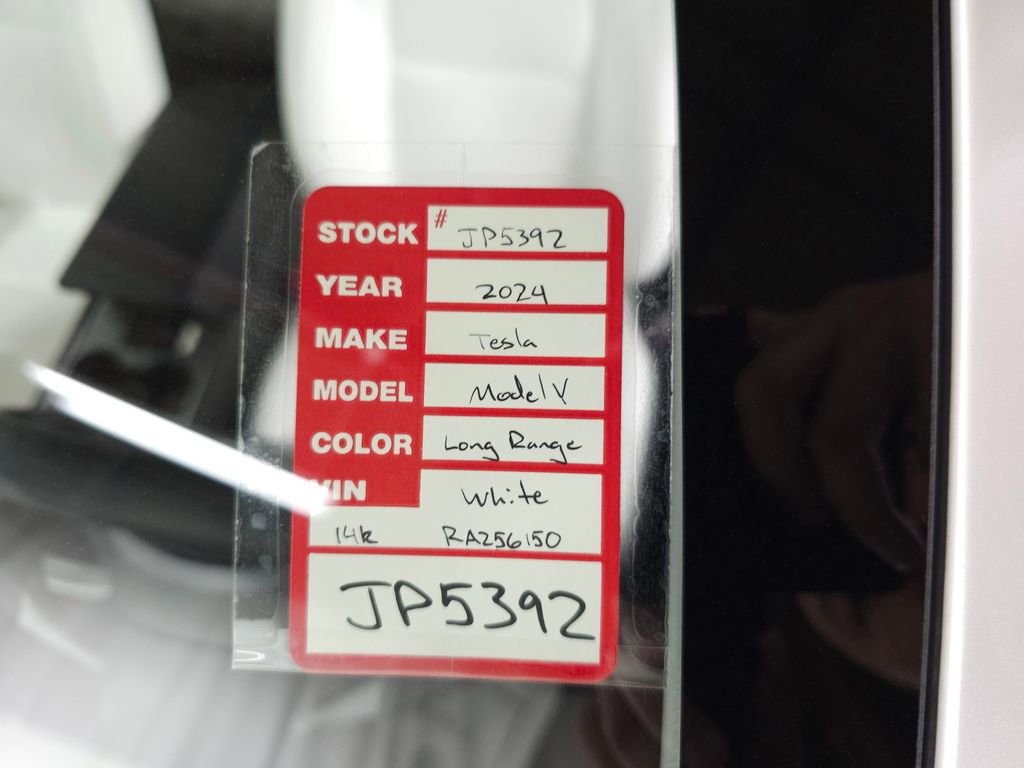 Used 2024 Tesla Model Y Long Range AWD/4WD image 34