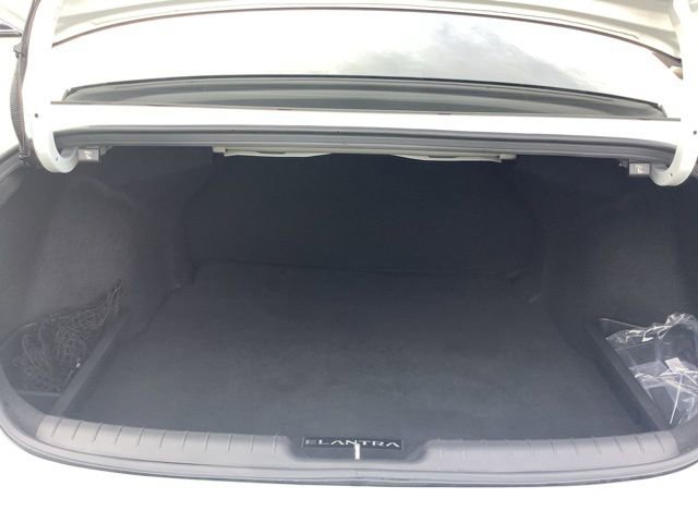 Used 2025 Hyundai Elantra SEL w/ Cargo Package FWD image 10