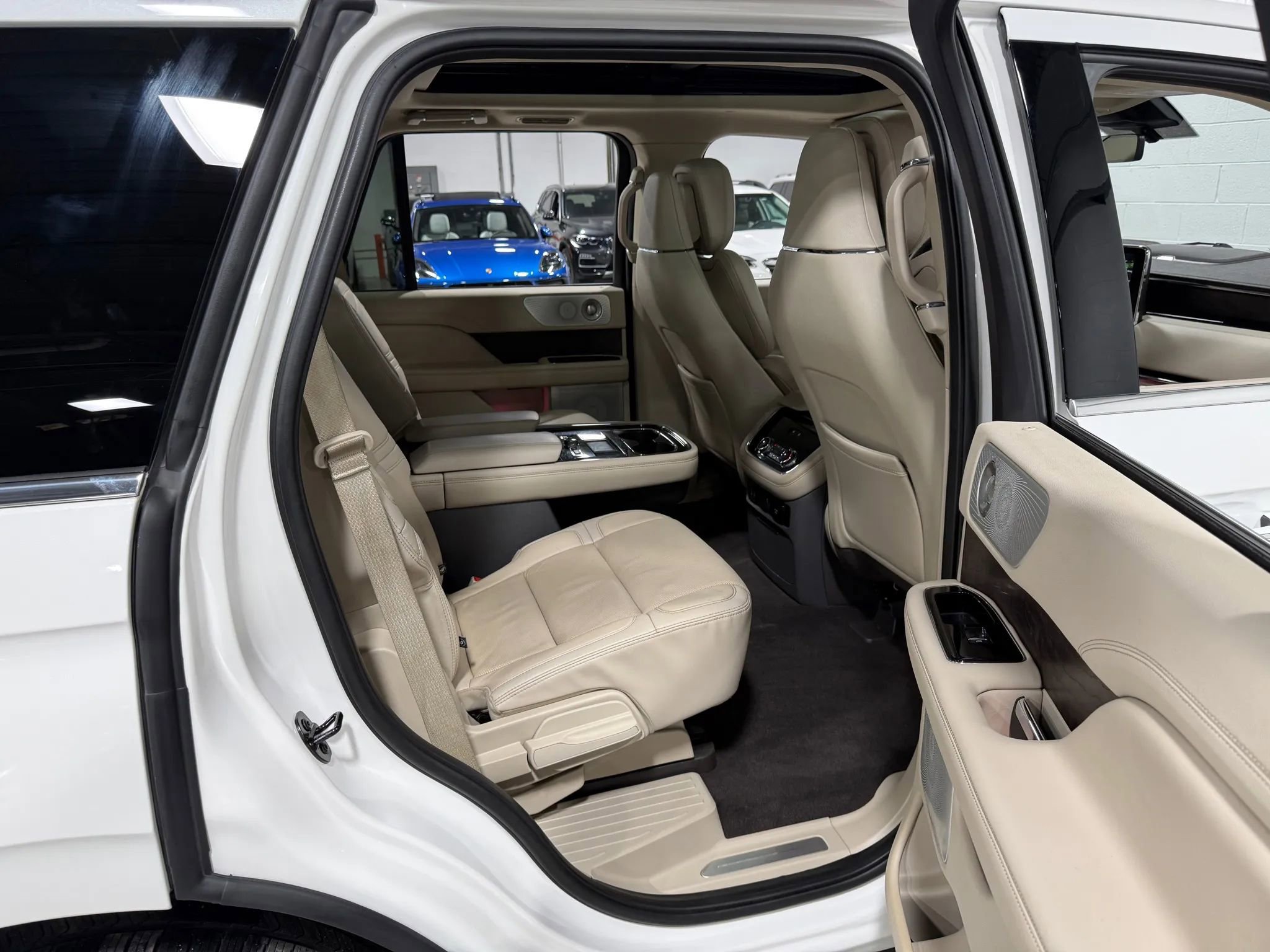 Used 2020 Lincoln Navigator Reserve w/ Luxury Package image 62