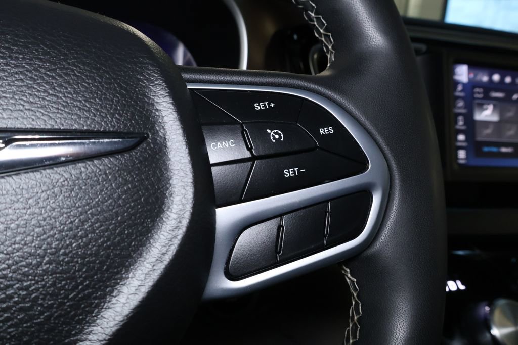 Used 2023 Chrysler Voyager LX image 23