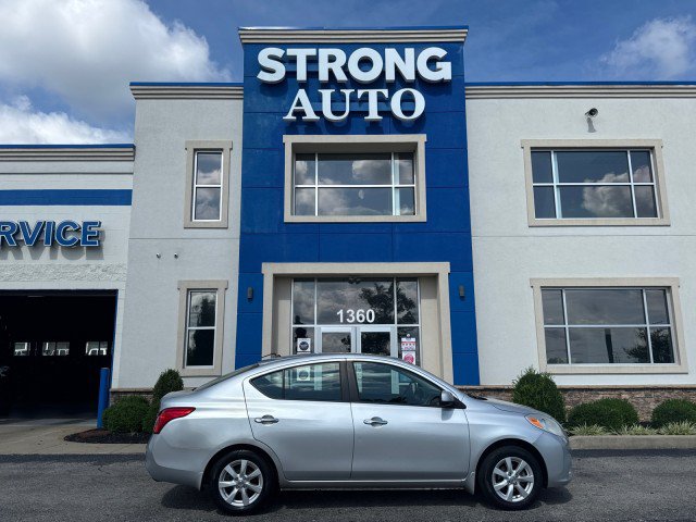Used 2012 Nissan Versa FWD image 16