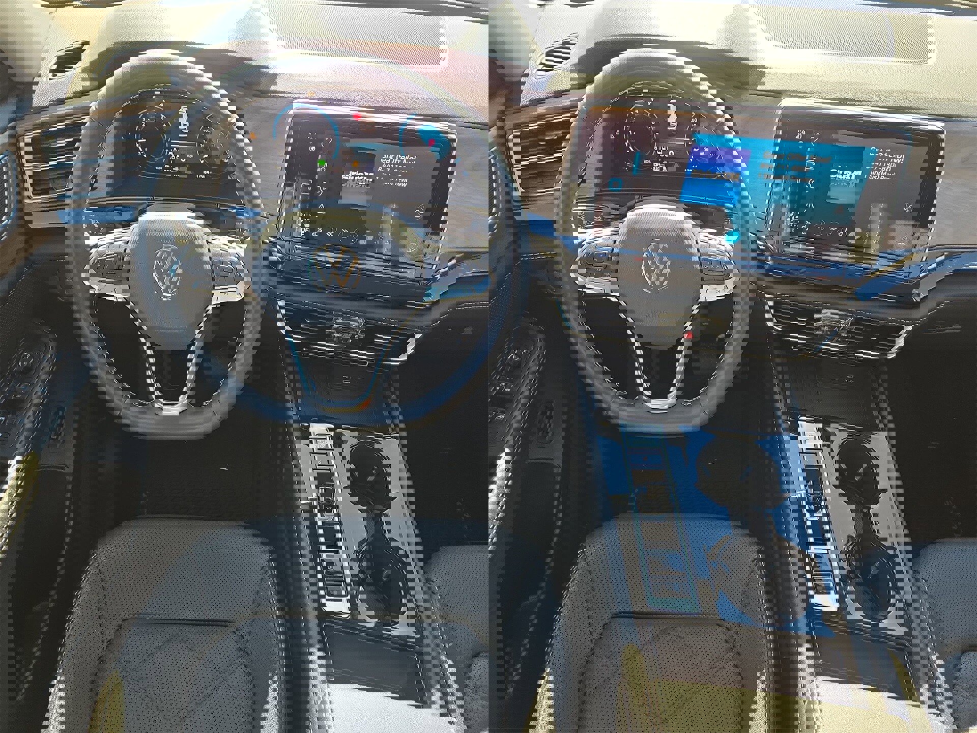 Used 2025 Volkswagen Atlas SE image 14