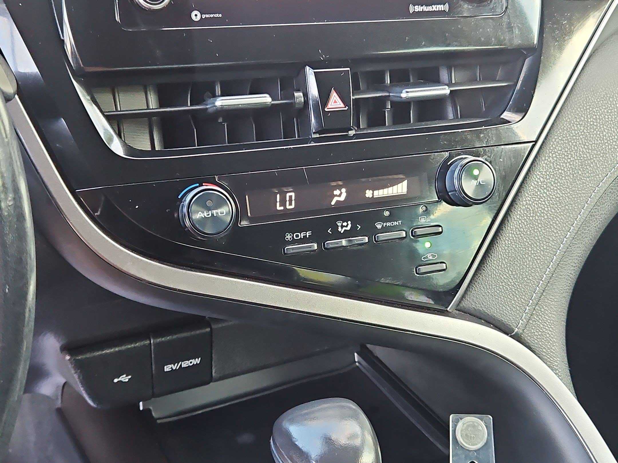 Used 2021 Toyota Camry SE w/ Convenience Package FWD image 21