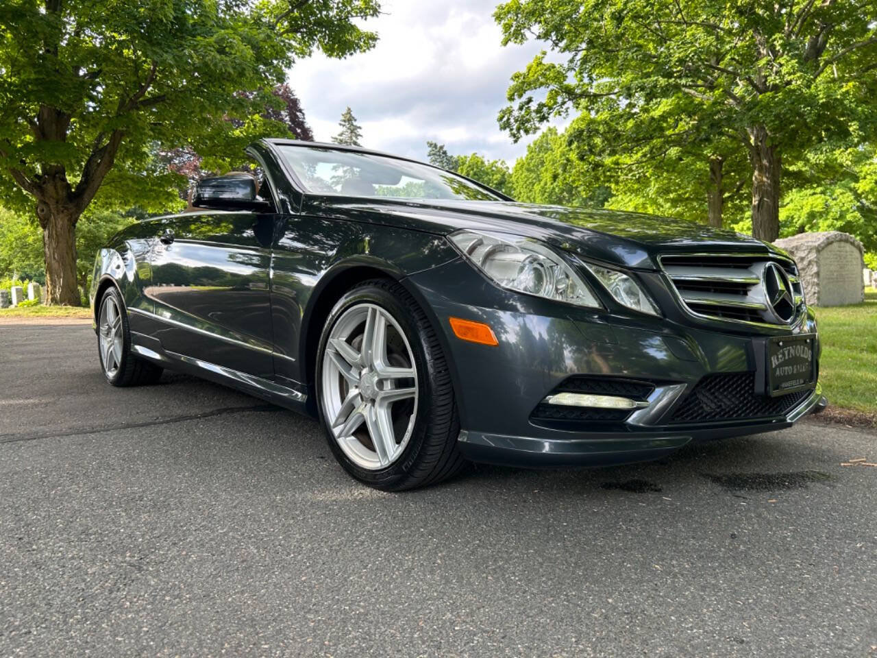 Used 2013 Mercedes-Benz E 550 Cabriolet image 2