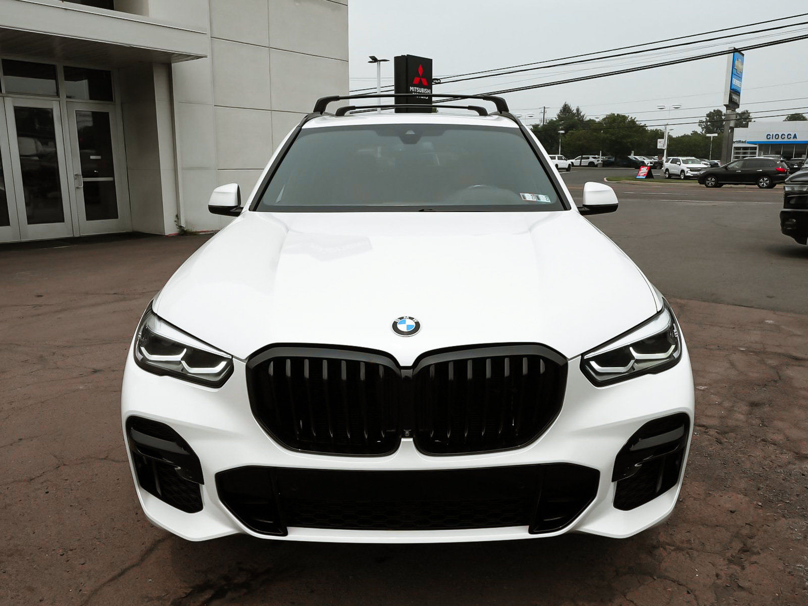 Used 2022 BMW X5 xDrive40i w/ M Sport Package AWD/4WD image 2