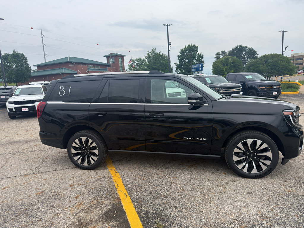 New 2026 Ford Expedition Platinum w/ Driver's Package AWD/4WD image 3