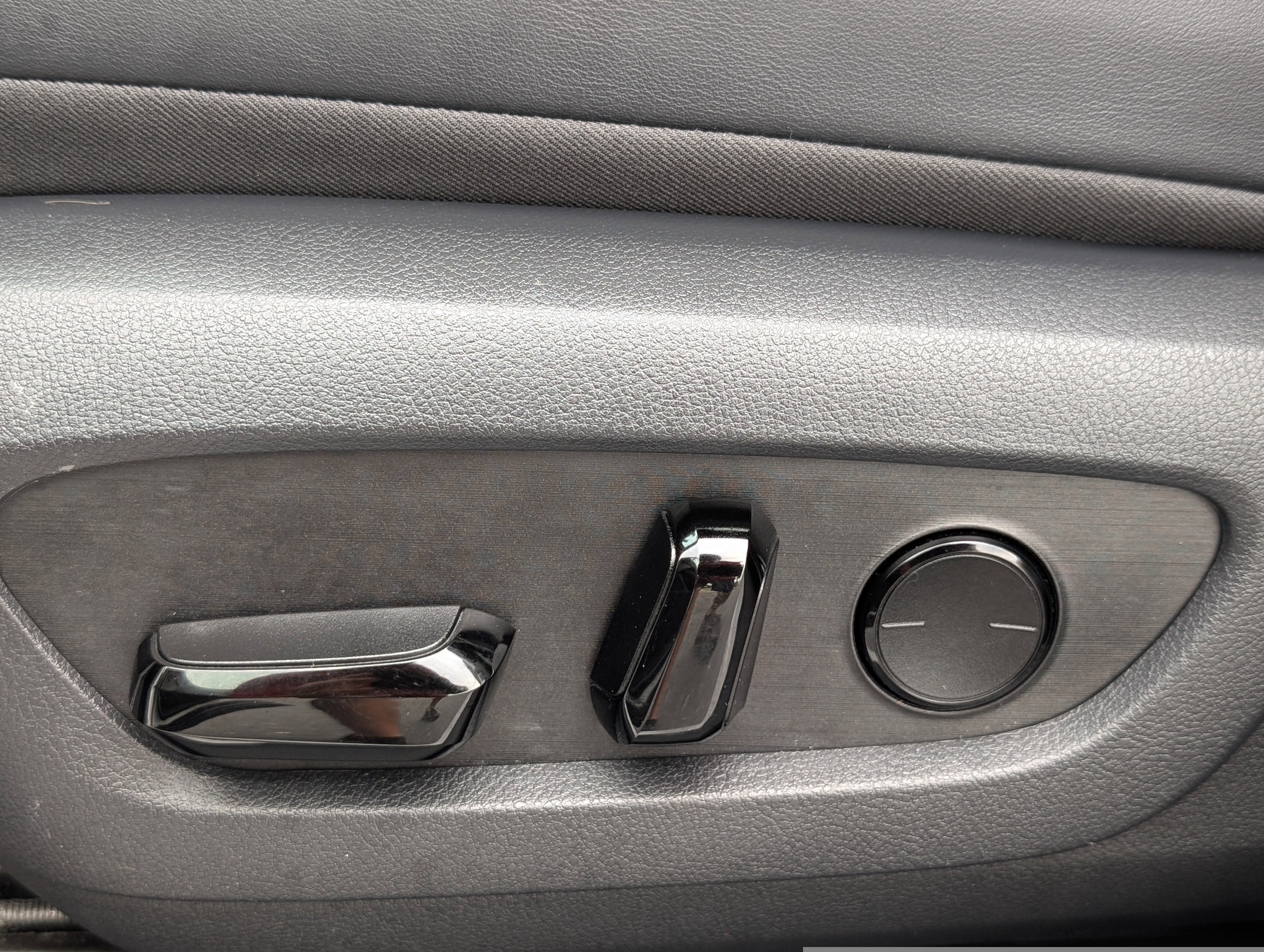 Certified 2023 Lexus RX 350 RX 350h Premium Plus w/ Accessory Package (2T) image 21