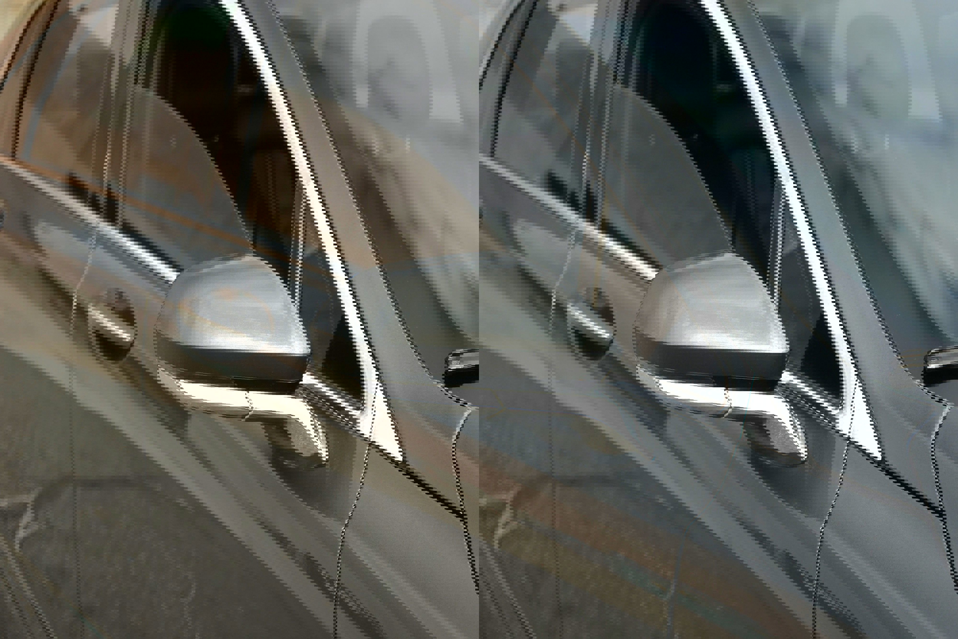 Used 2017 Lincoln MKZ Reserve FWD image 5