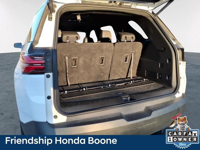 Used 2023 Chevrolet Traverse LT FWD image 11