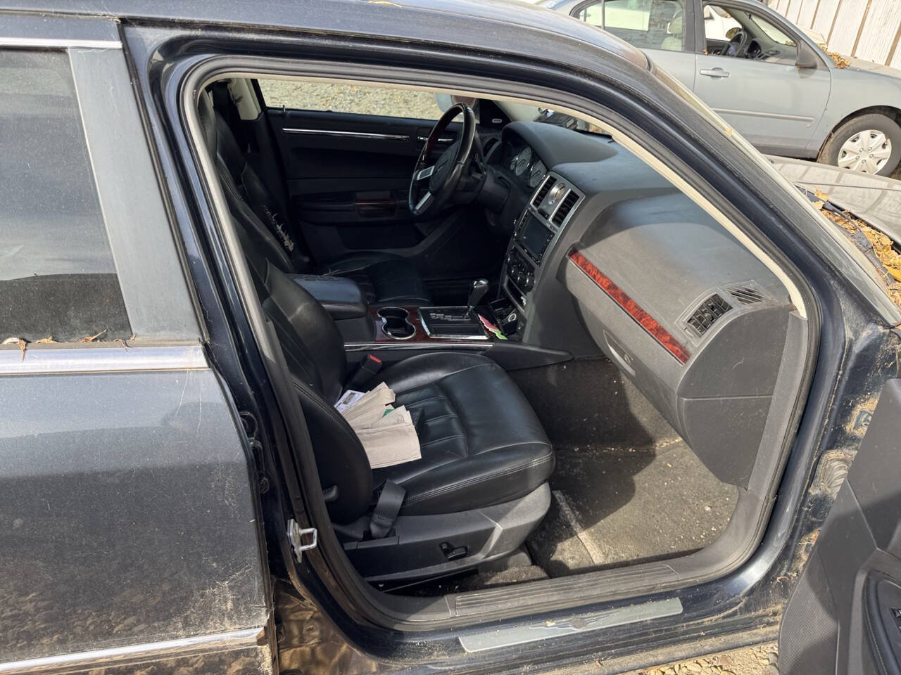 Used 2008 Chrysler 300 C w/ Navigation & Sound Group II RWD image 26