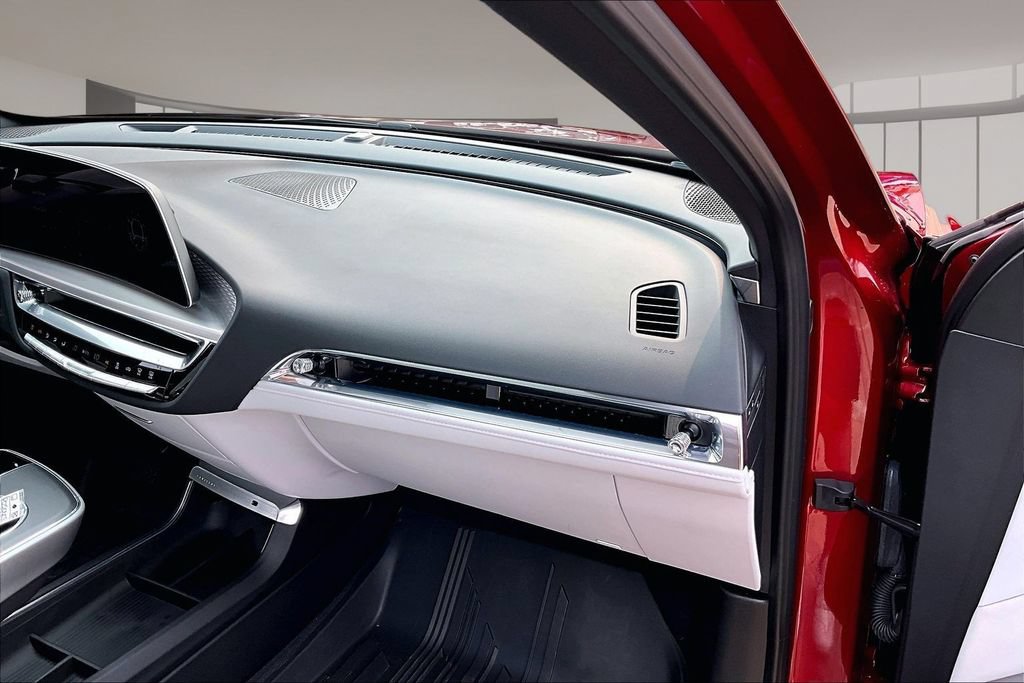 Used 2024 Cadillac Lyriq Luxury w/ LPO, Floor Liner Package AWD/4WD image 16