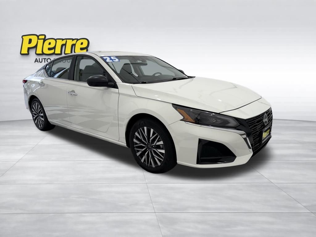 Used 2025 Nissan Altima 2.5 SV FWD image 6