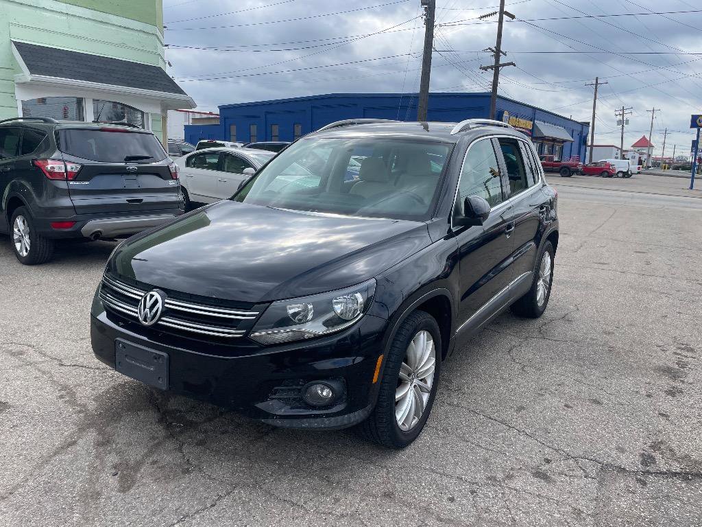 Used 2013 Volkswagen Tiguan SE FWD image 1