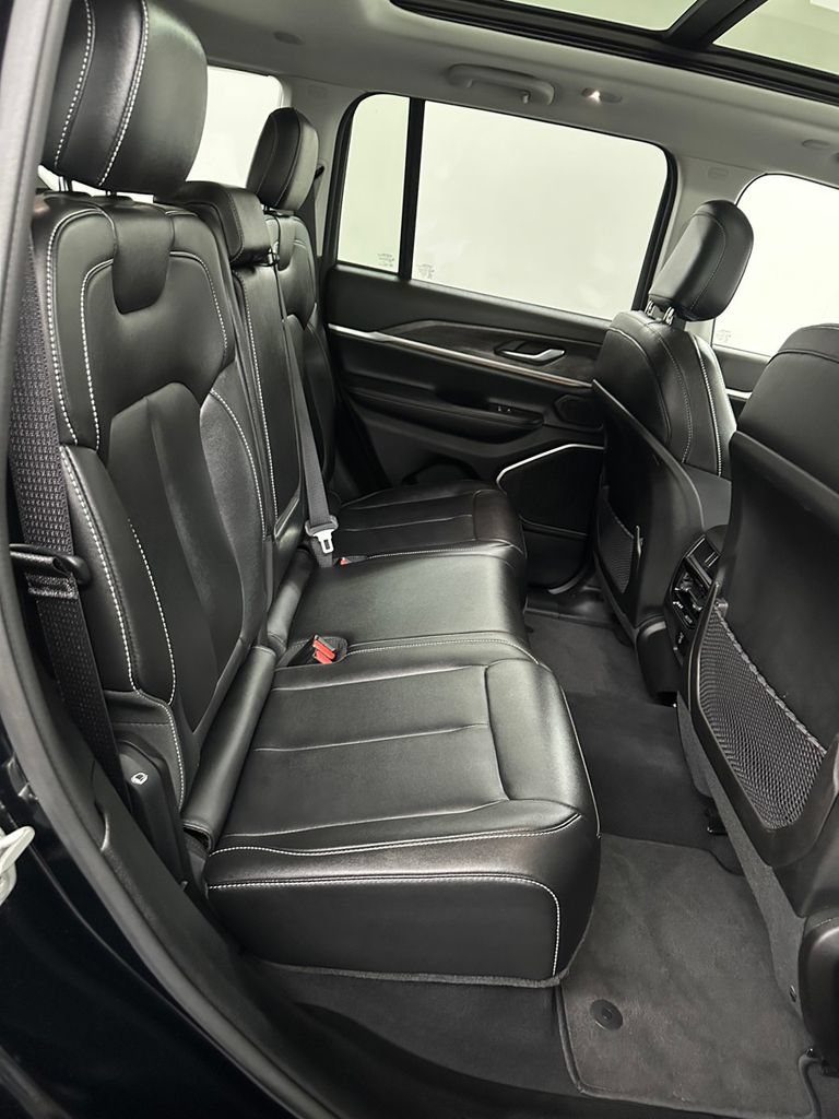 Used 2023 Jeep Grand Cherokee 4WD 4xe image 35