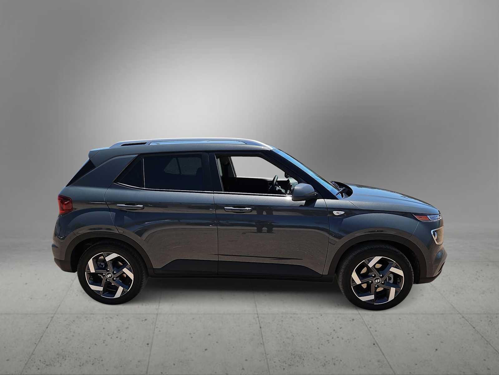 Certified 2026 Hyundai Venue SEL FWD image 9