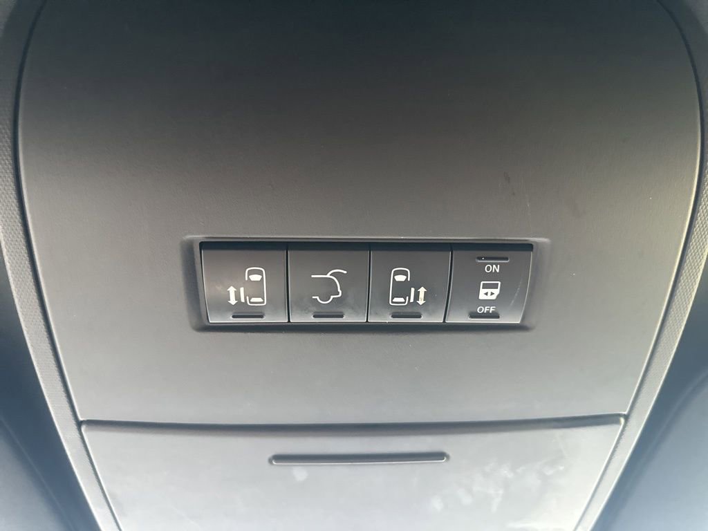 Used 2018 Dodge Grand Caravan SXT w/ Blacktop Package image 26