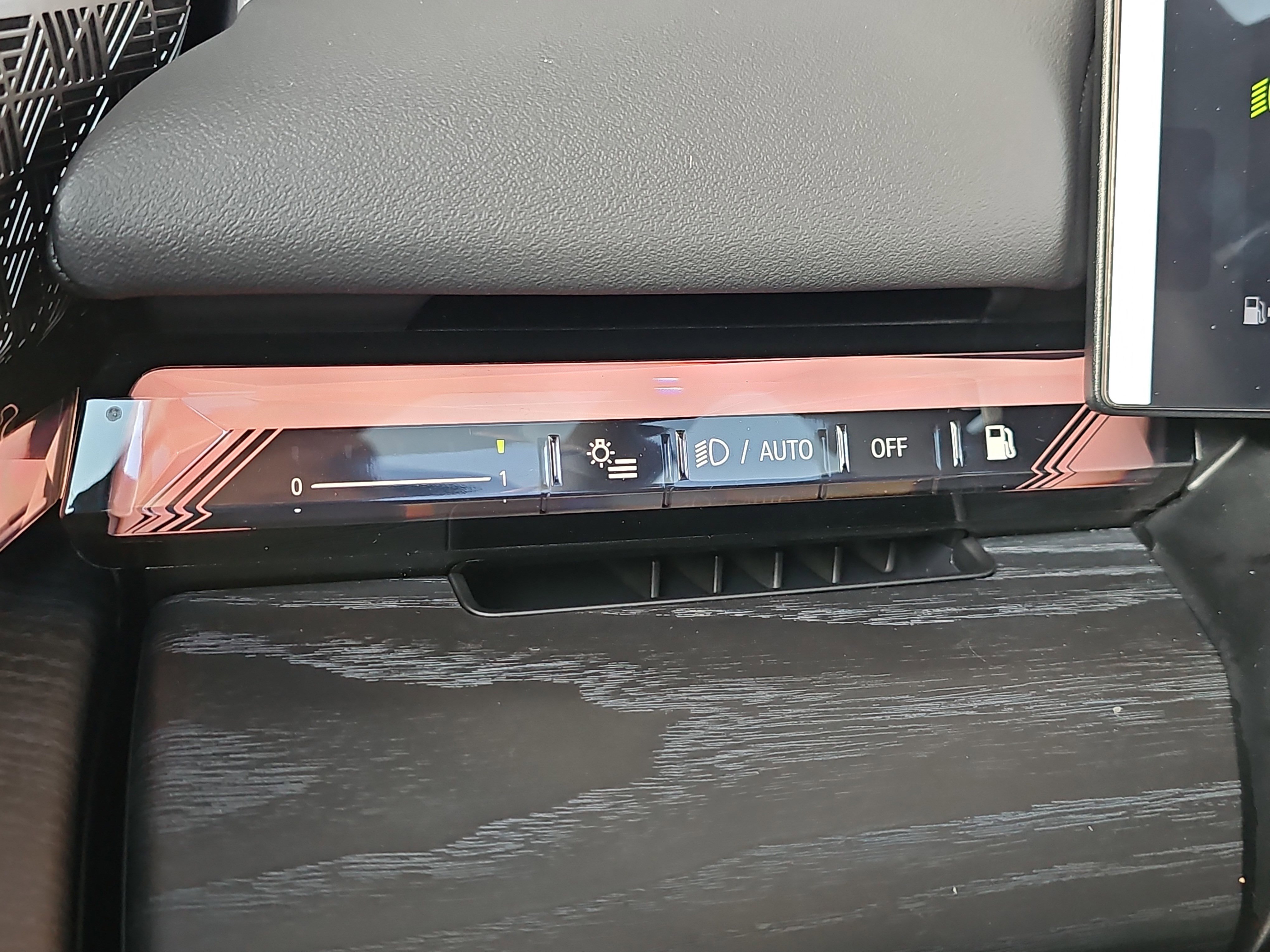 New 2026 BMW 550e xDrive w/ Executive Package image 27