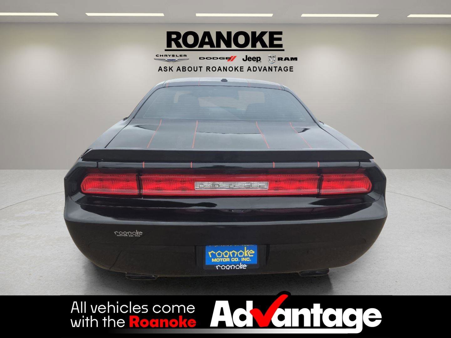 Used 2014 Dodge Challenger R/T w/ Blacktop Package image 7