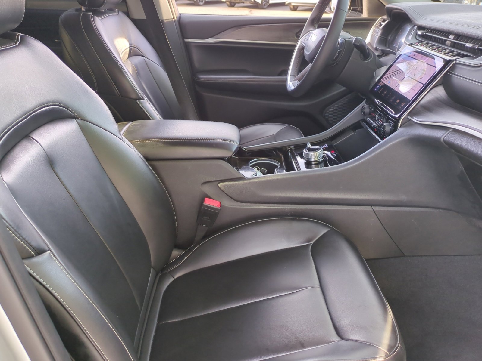 Used 2023 Jeep Grand Cherokee L Limited image 19