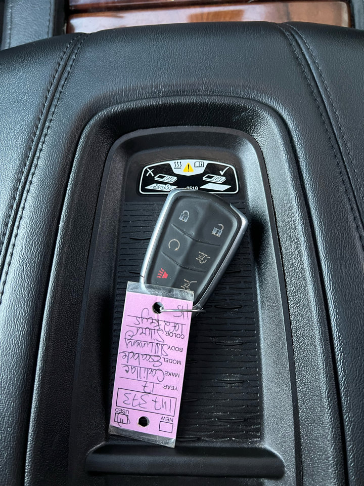 Used 2017 Cadillac Escalade Luxury image 18