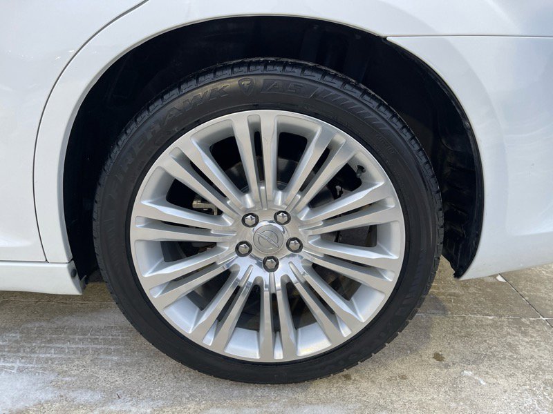 Used 2013 Chrysler 300 C w/ Light Group image 16