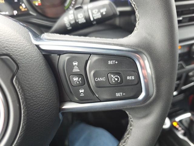 Used 2025 Jeep Wrangler Unlimited Sahara w/ Safety Group image 24