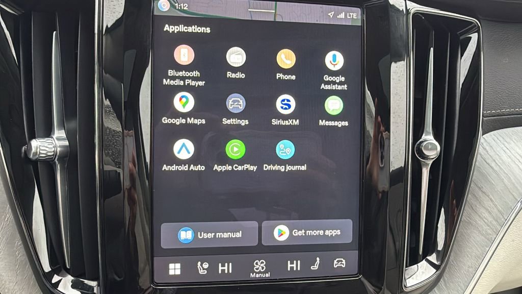 Certified 2024 Volvo XC60 T8 Ultimate w/ Climate Package image 22