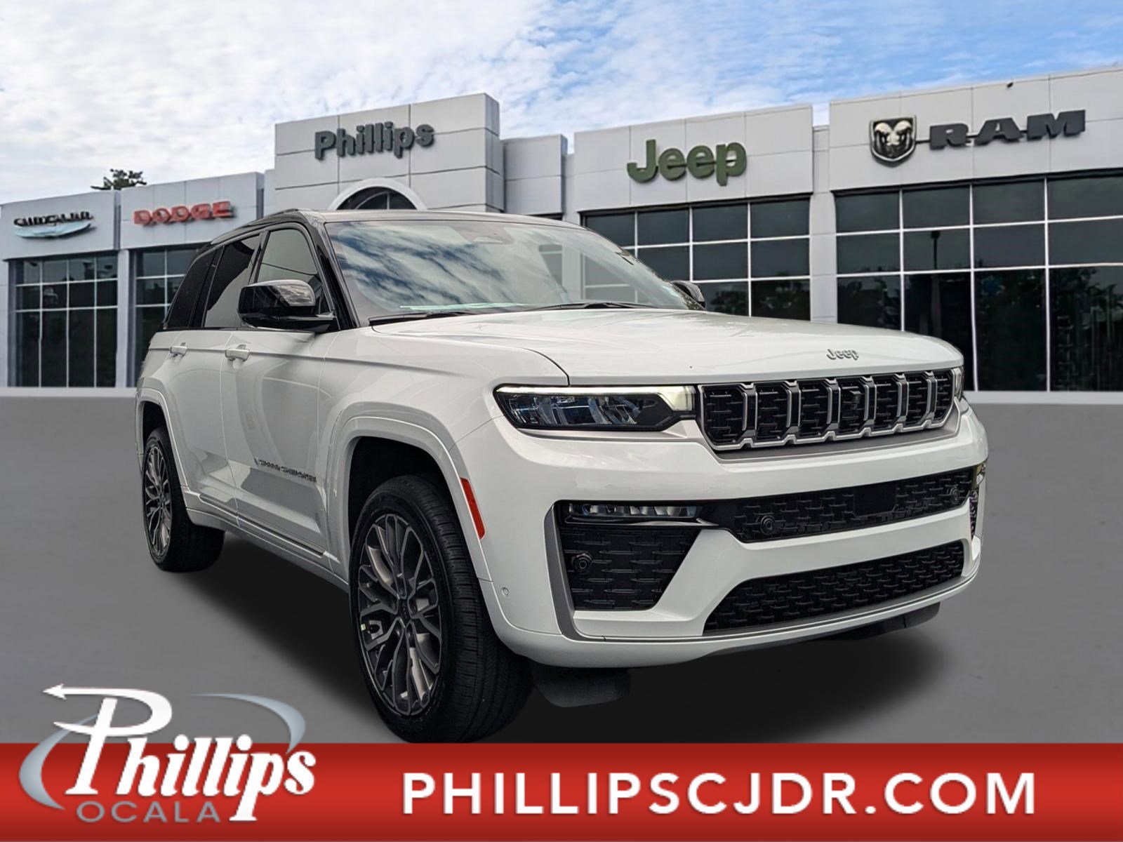 New 2026 Jeep Grand Cherokee Summit AWD/4WD image 1
