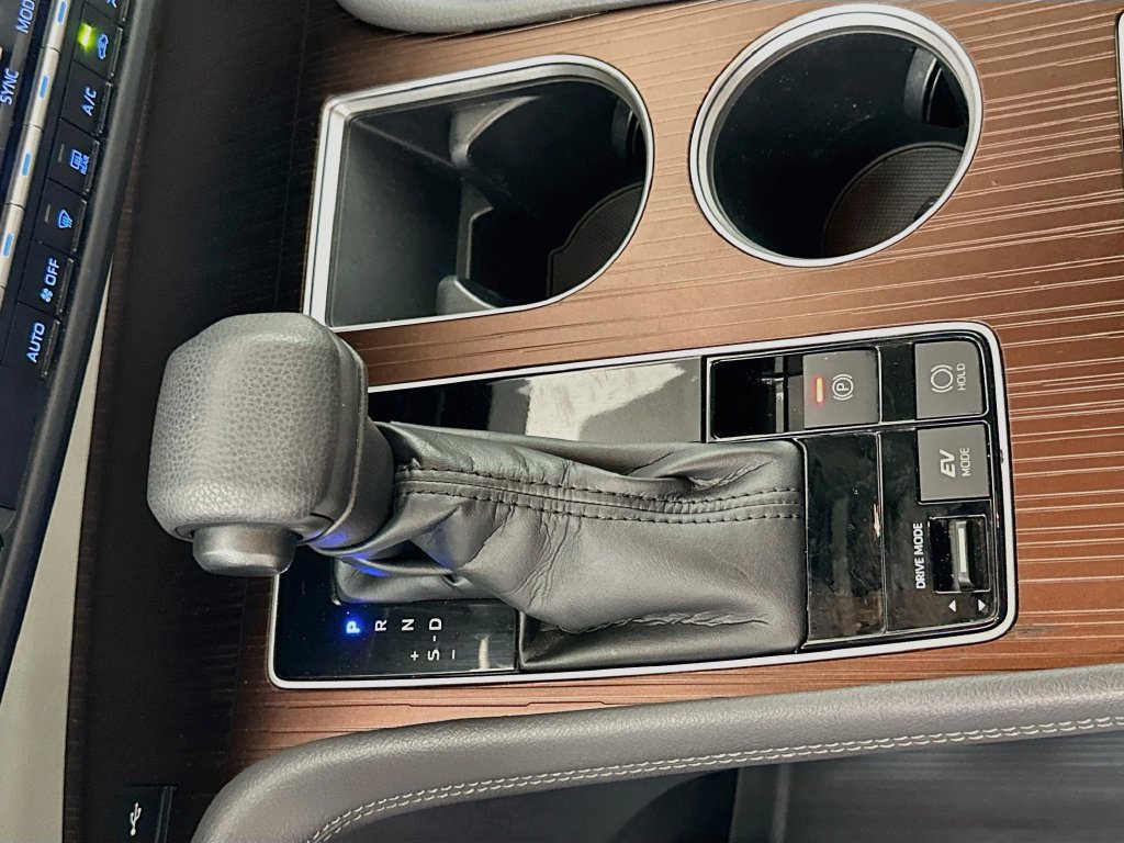 Certified 2022 Toyota Sienna LE FWD image 16