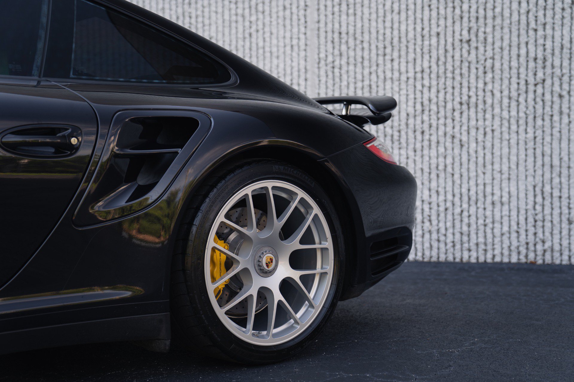 Used 2012 Porsche 911 4 Coupe AWD/4WD image 15