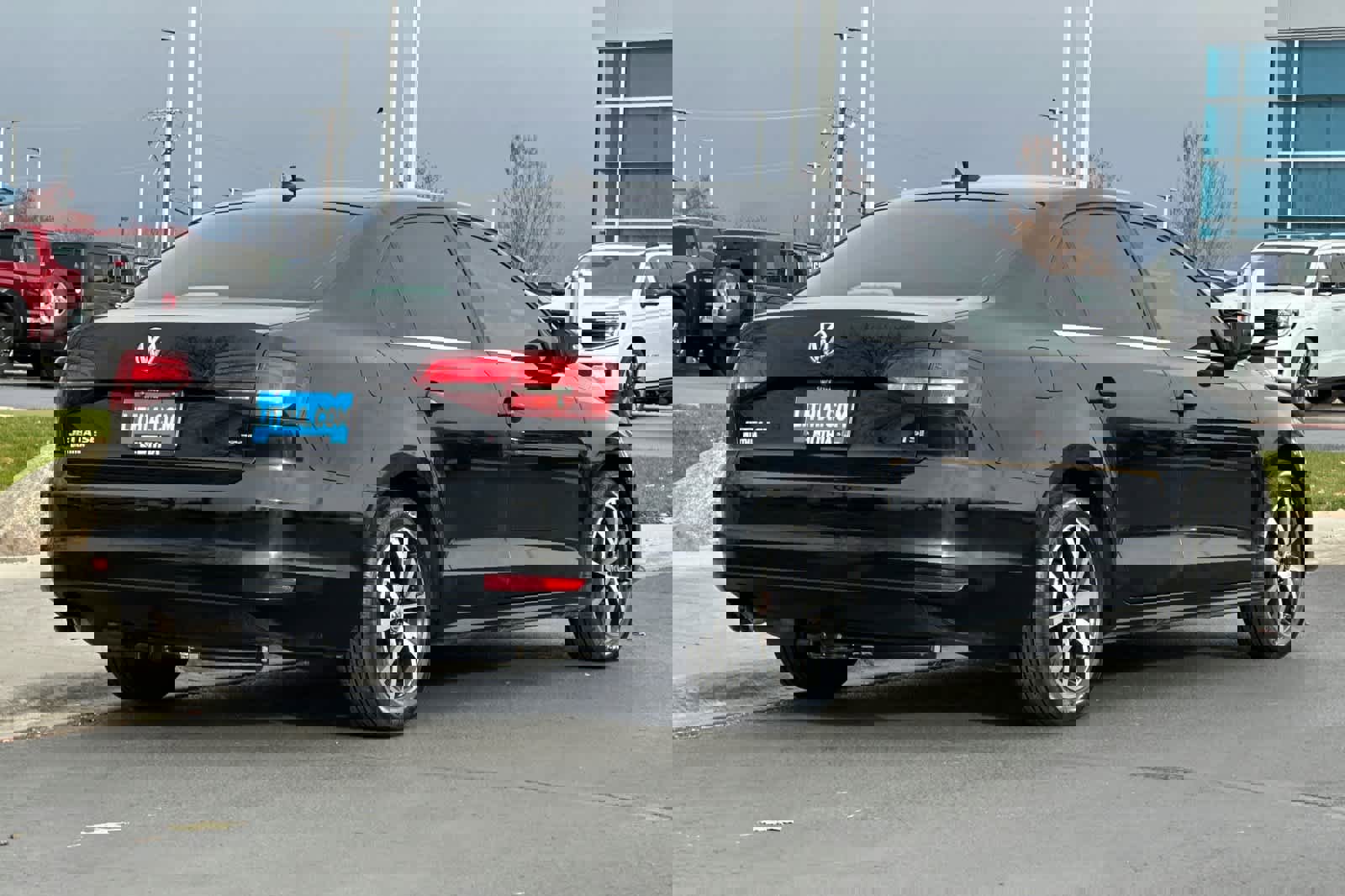 Used 2017 Volkswagen Jetta SE image 2