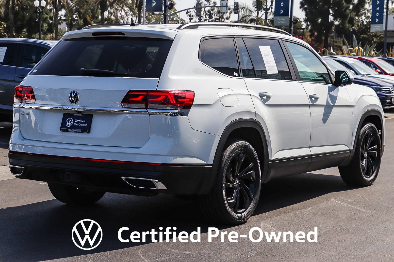 Certified 2023 Volkswagen Atlas SE w/ Black Wheel Package FWD image 7
