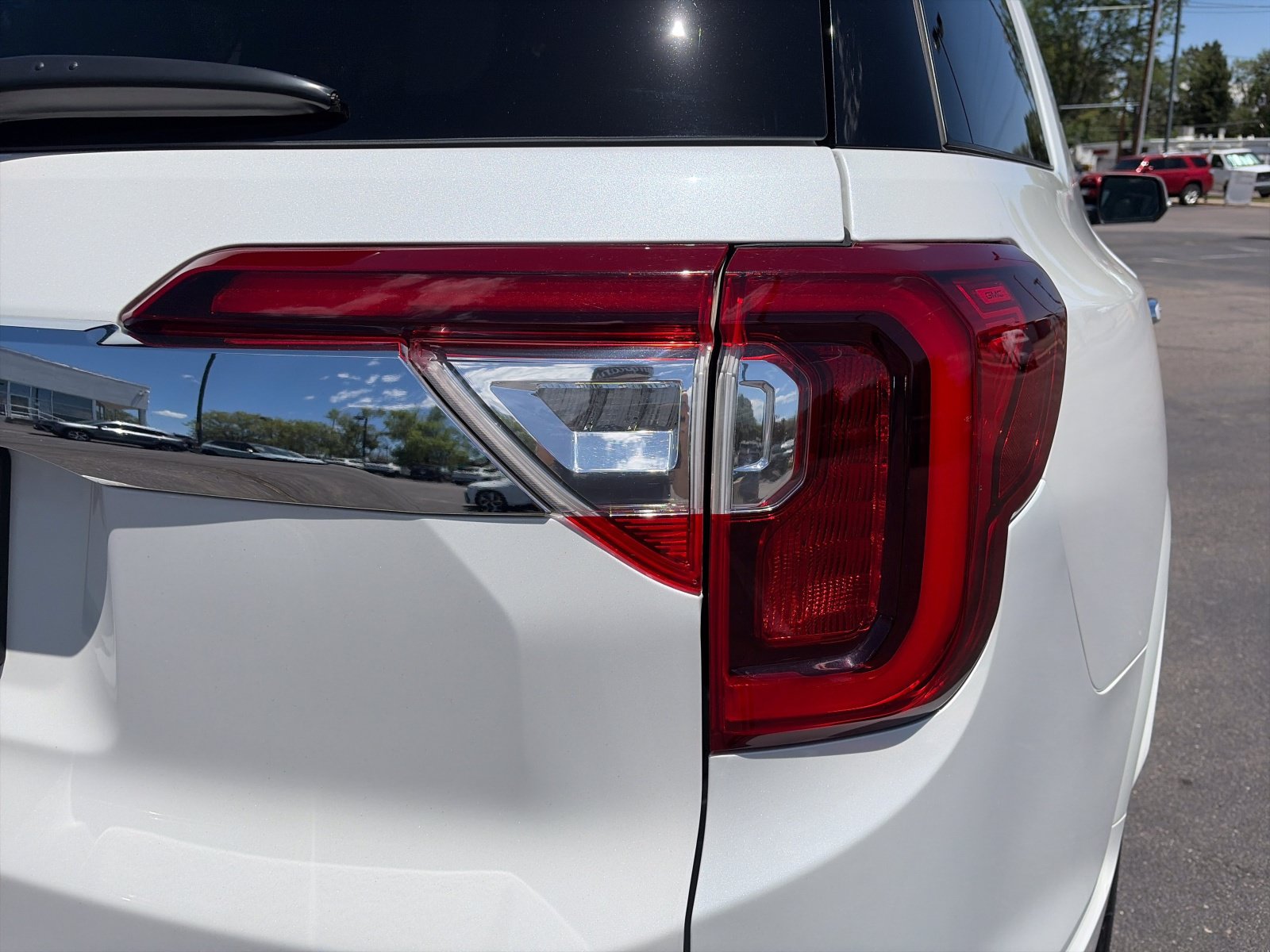 Used 2021 GMC Acadia Denali w/ Denali Ultimate Package AWD/4WD image 31