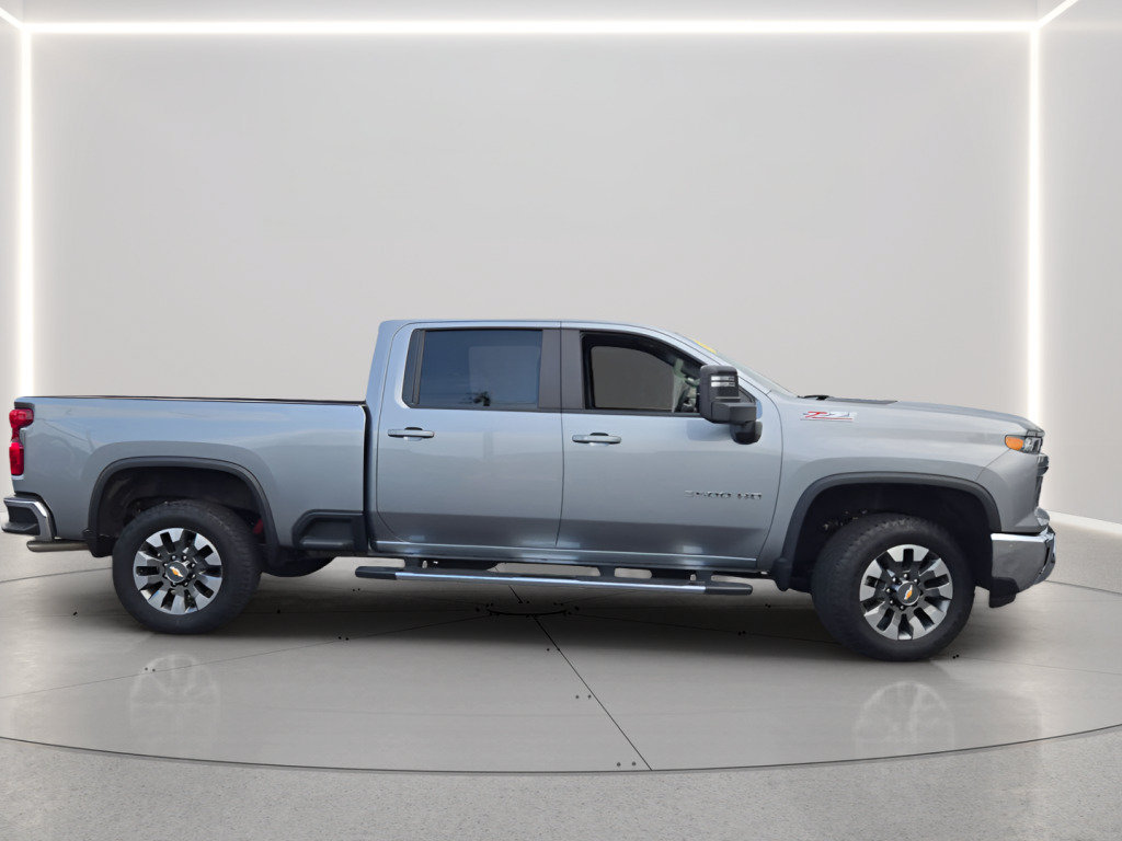 Certified 2024 Chevrolet Silverado 3500 LT w/ Convenience Package AWD/4WD image 4