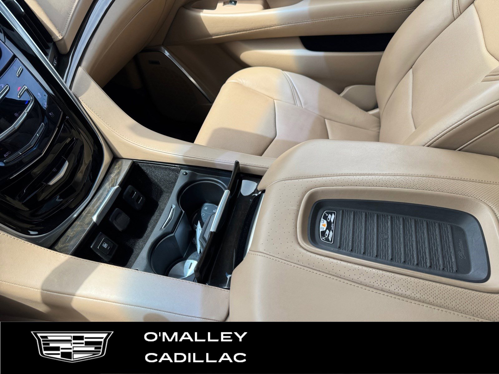 Used 2020 Cadillac Escalade Platinum AWD/4WD image 22