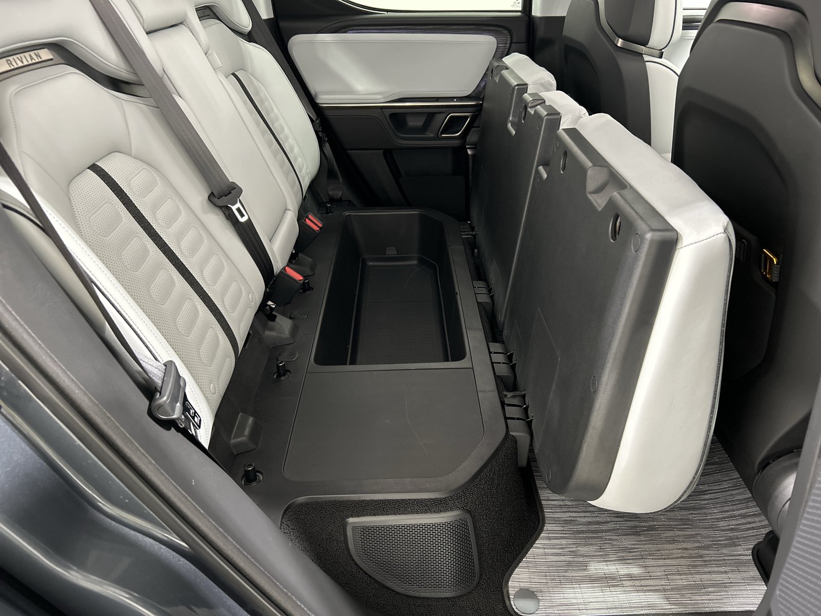Used 2023 Rivian R1T Adventure AWD/4WD image 24
