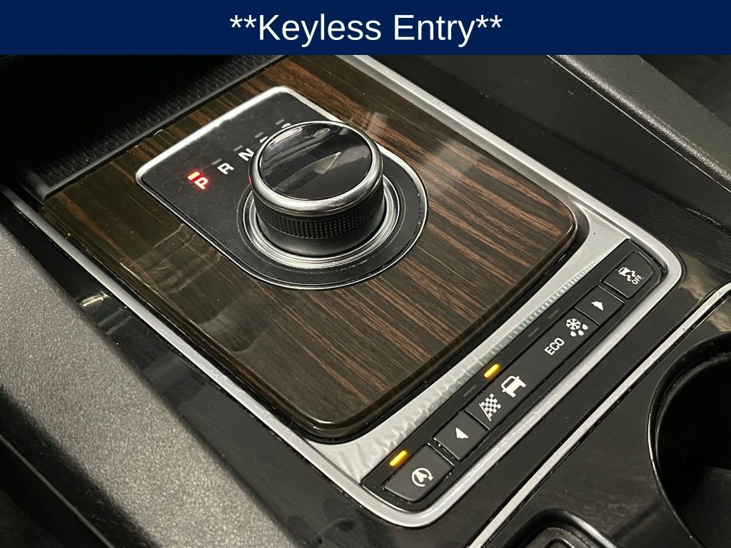 Used 2017 Jaguar F-PACE Prestige image 11