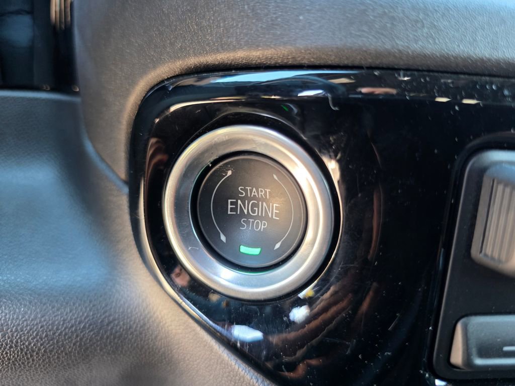 Used 2025 Chevrolet Silverado 1500 ZR2 w/ Technology Package image 18