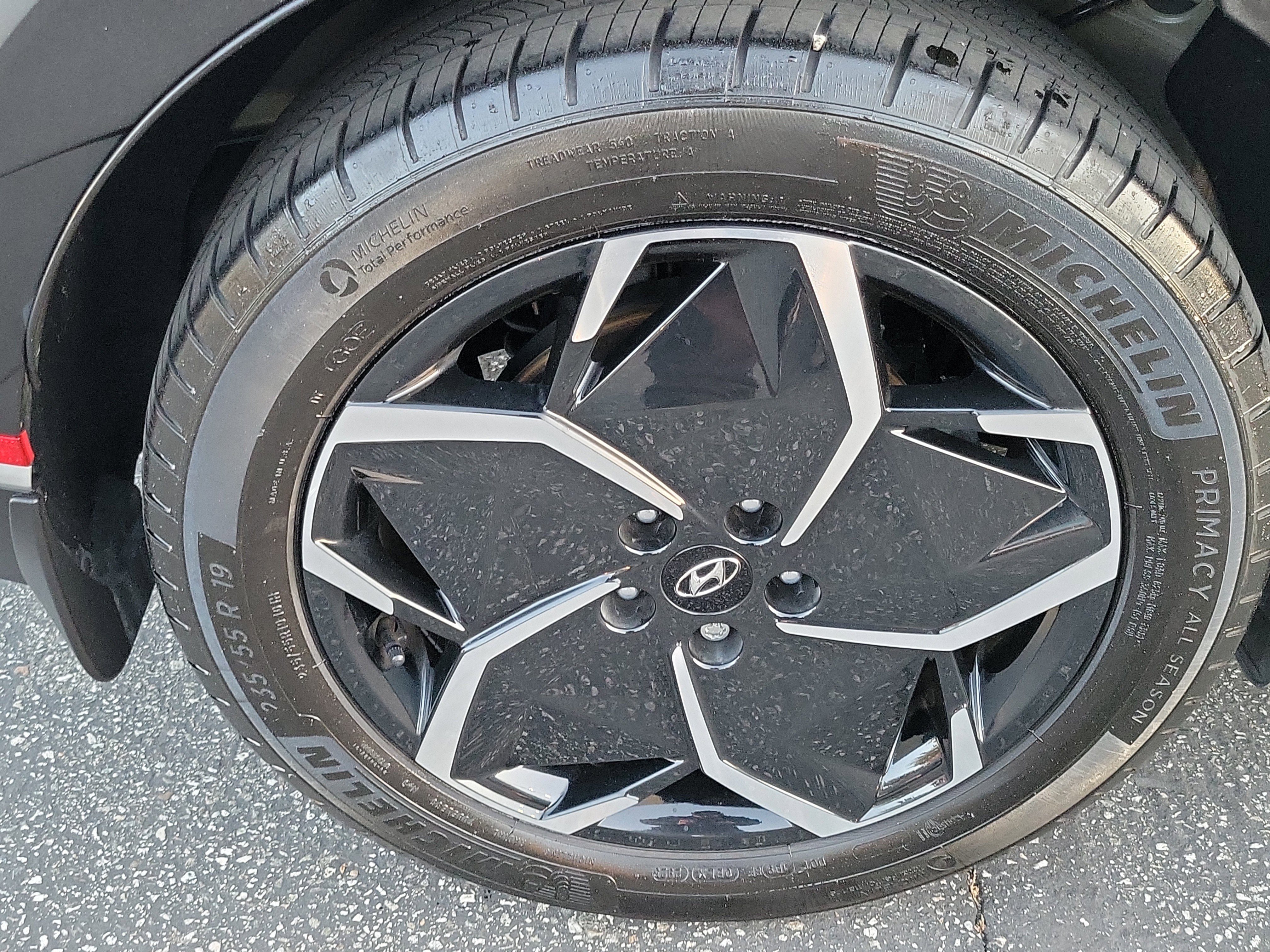 Certified 2024 Hyundai Ioniq 5 SE image 25