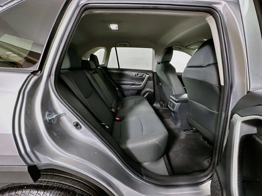 Used 2025 Toyota RAV4 LE AWD/4WD image 25