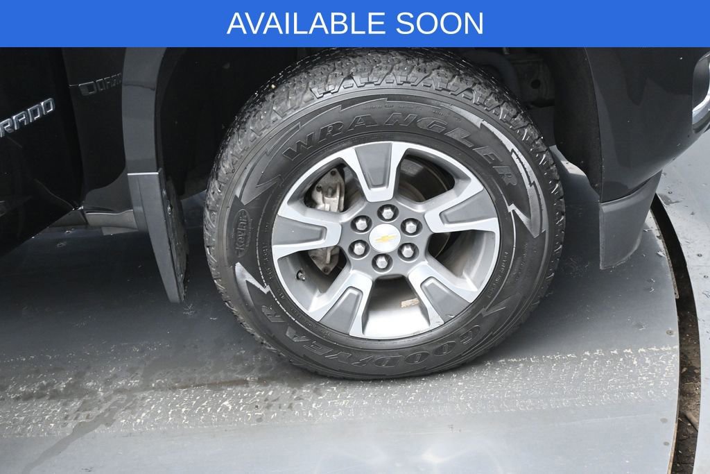 Used 2015 Chevrolet Colorado Z71 AWD/4WD image 38
