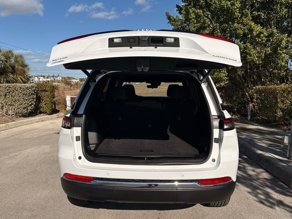 Certified 2025 Jeep Grand Cherokee Limited image 37
