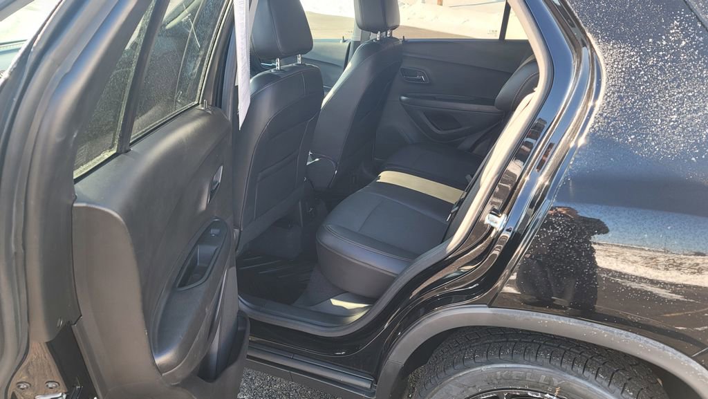 Used 2022 Chevrolet Trax LT w/ Driver Confidence Package image 25