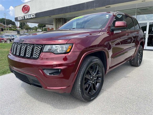Used 2020 Jeep Grand Cherokee Altitude image 3