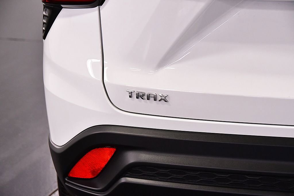 Used 2024 Chevrolet Trax LS w/ LS Convenience Package image 10