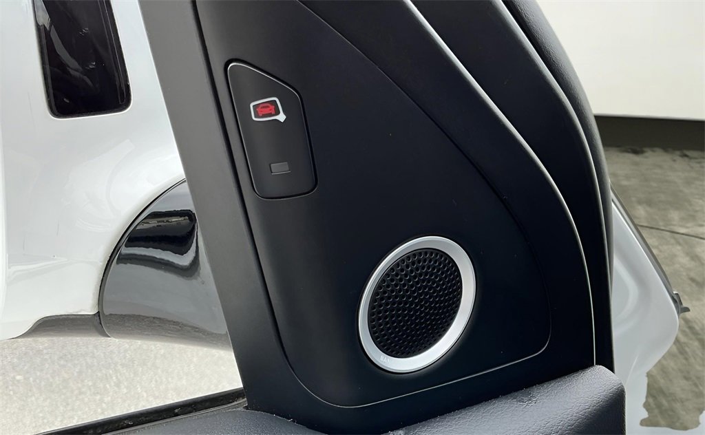 Used 2017 Audi Q5 2.0T Premium Plus w/ Technology Package image 21